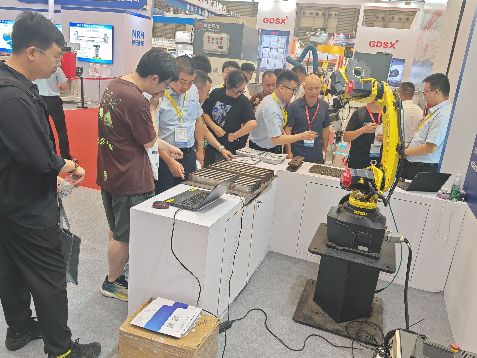 創(chuàng)想智控亮相第28屆北京·埃森焊接展，免示教與零前置焊縫跟蹤技術(shù)引爆現(xiàn)場關(guān)注